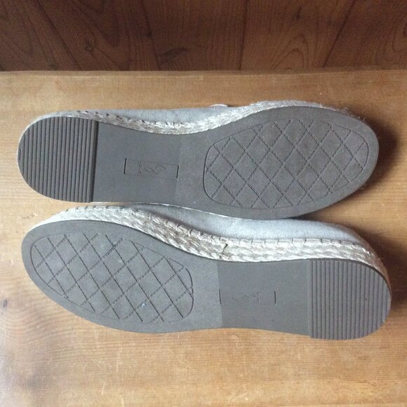 Joie Cara Gold Metallic Fibers on Beige Boho Slip On Espadrilles Size 9 EUC - Picture 4 of 8